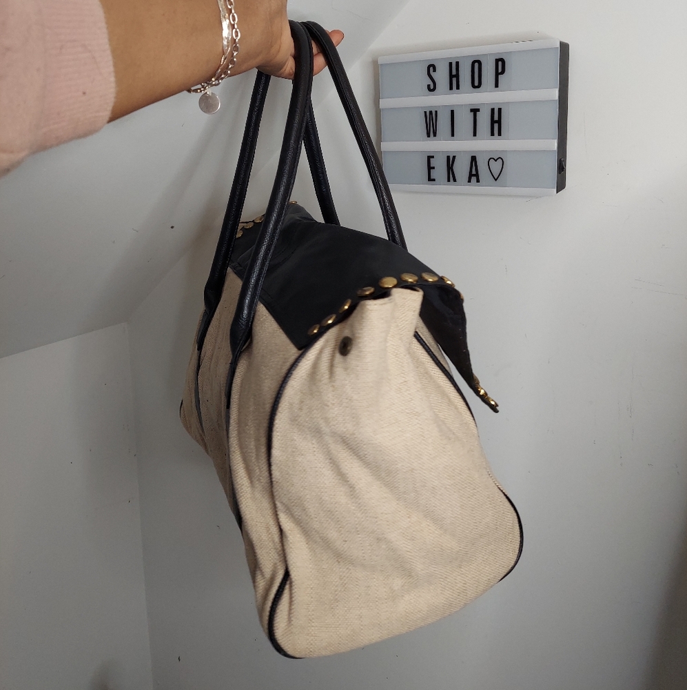 Used cream and black handbag with gold detailing - Picture 3 of 8